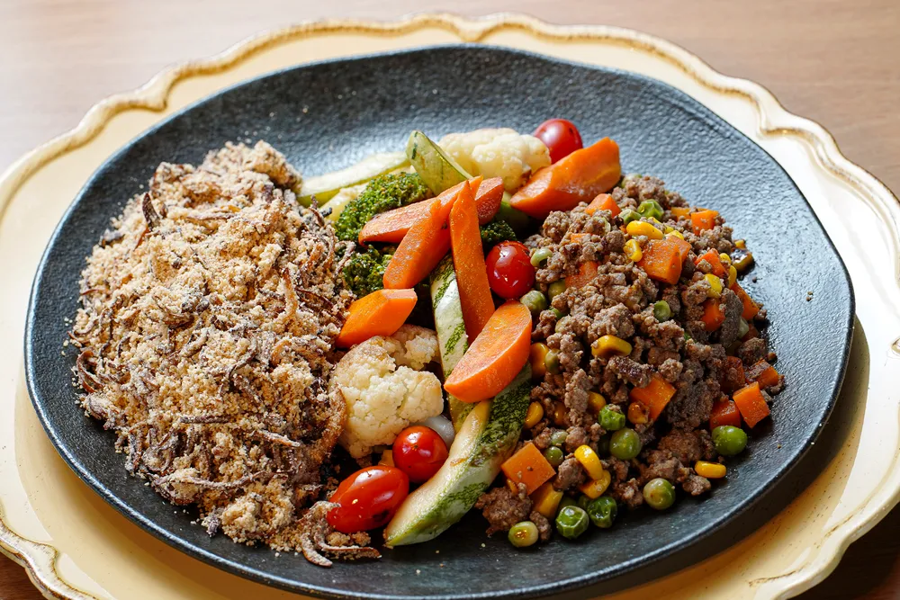 Carne Moída com Legumes e Farofa