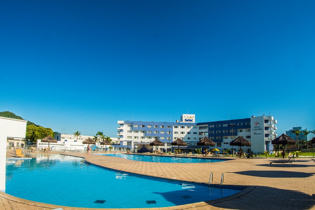 Areá das piscinas – Foto de Sesc Caiobá - Centro de Turismo e