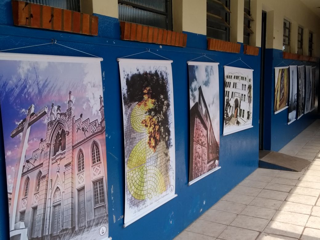 Exposição «Onde vai o pião vai o ferrão» assinala final do Curso de Artes  Visuais FLAD em Loulé