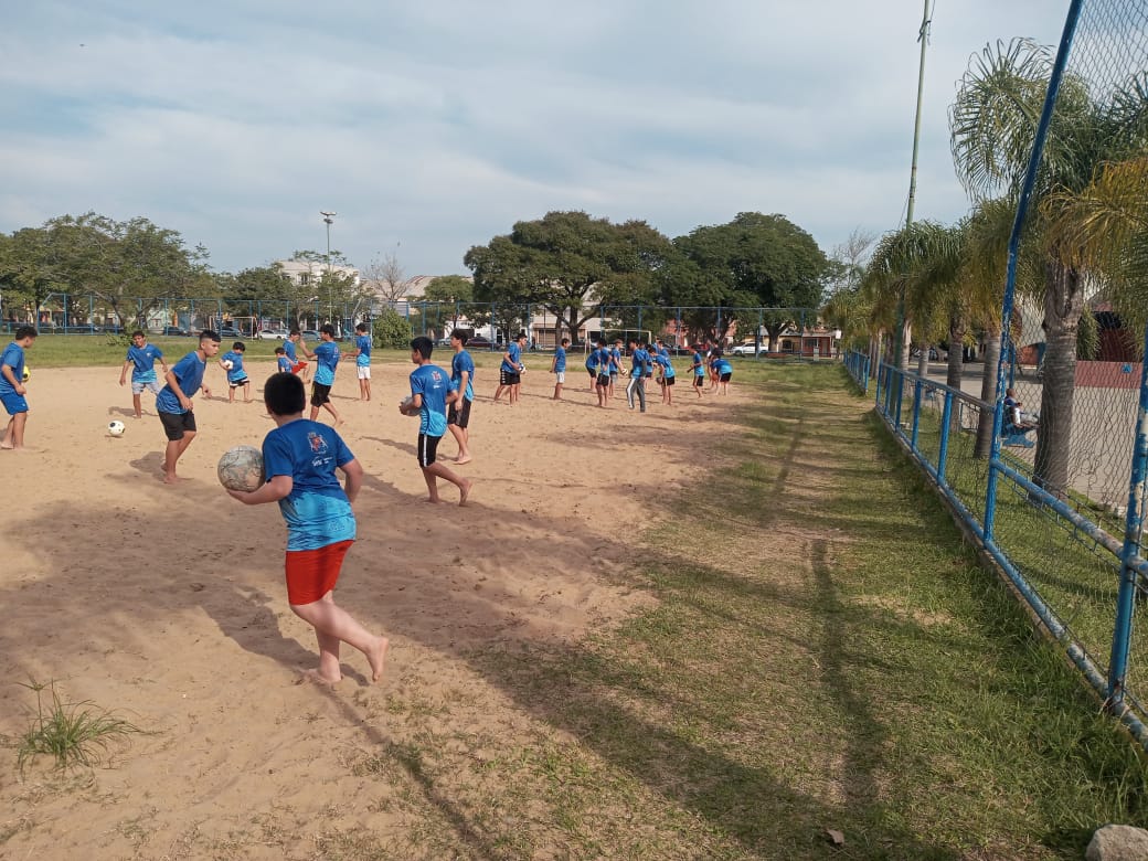 Inscrições abertas! Aulas gratuitas de futebol para crianças e