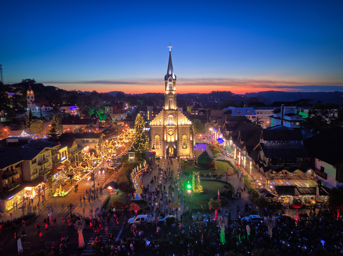 Ainda dá tempo de visitar o Natal Luz de Gramado com a excursão do Sesc  Itaqui - SESC-RS