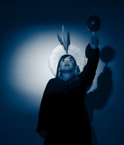 Arte da Palavra leva MC Anarandá a São Leopoldo em apresentações que unem música, poesia e ancestralidade indígena