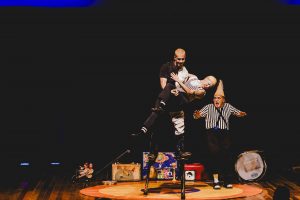 Ator rio-grandense Lóri Nelson apresenta “Petit Palhaço” no Sesc Circo em Ijuí
