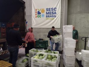Programa Sesc Mesa Brasil garante alimentos frescos a instituições sociais de Porto Alegre