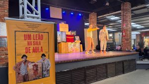 Teatro a Mil encanta crianças e adolescentes em Osório com espetáculo gratuito