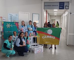 Idosos de grupos do Sesc doam itens de higiene a gestantes atendidas no Hospital de Caridade e Beneficência